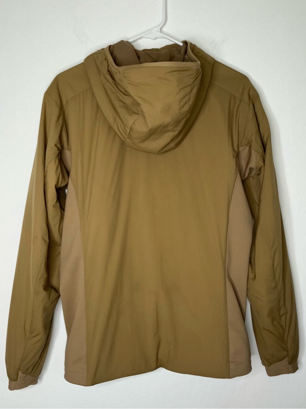 Arc'teryx Men's Atom Light Hooded Insulated Jacket in Tan Size XSmall - Picture 3 of 16